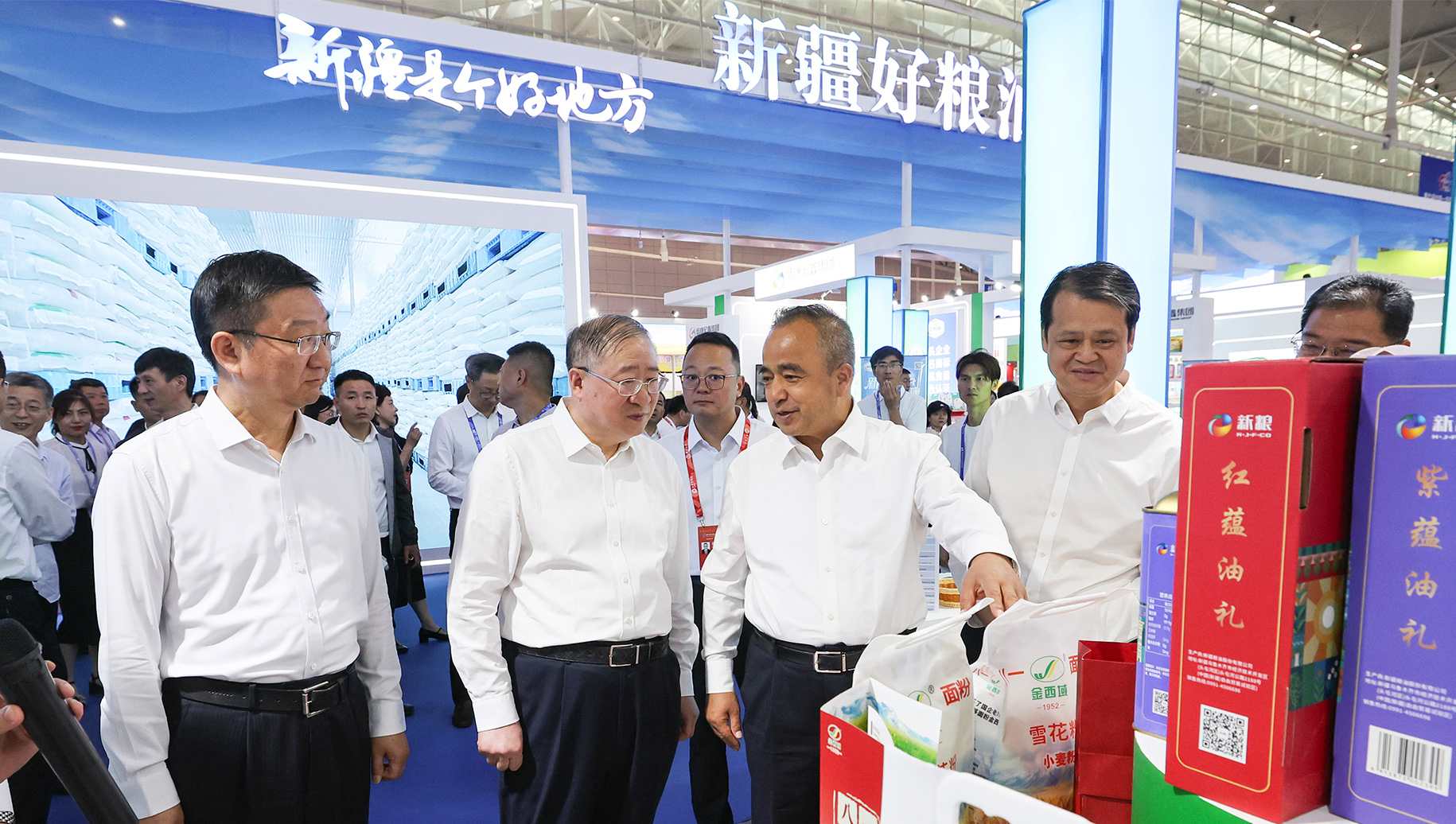 第九届中国—亚欧博览会粮食产业展区在新疆乌鲁木齐开馆